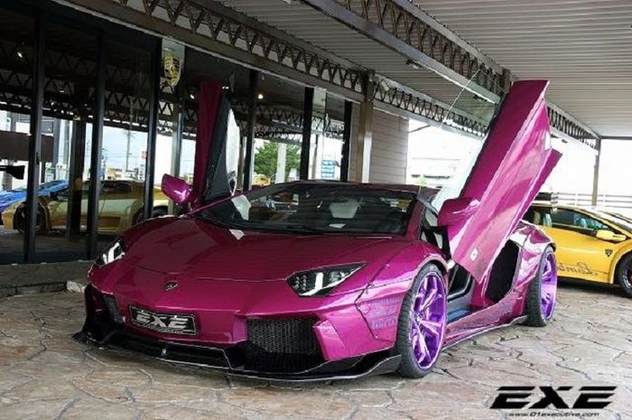 Purple Lamborghini Aventador
