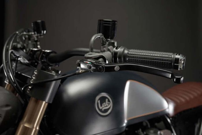 Yamaha XJR1200 tahun 1998 kustom street tracker milik Jorge Rodrigues, dilansir oleh www.bikeexif.com