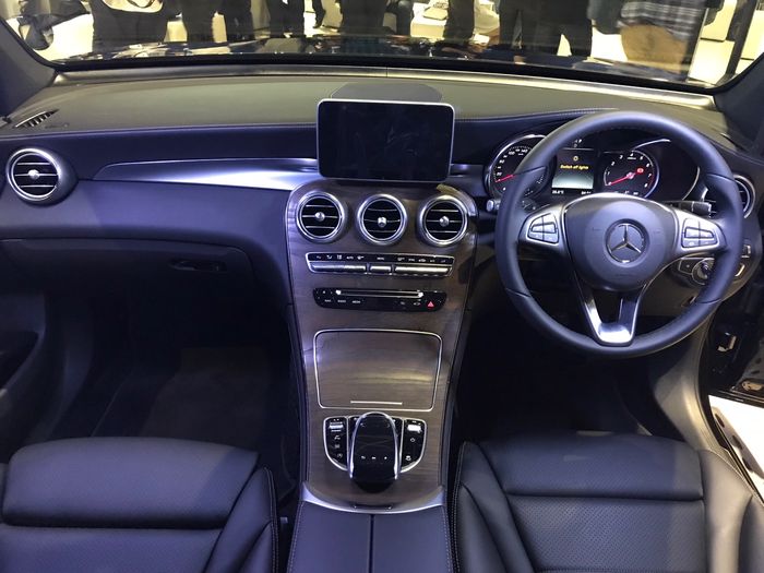 Dasbor Mercedes-Benz GLC 200