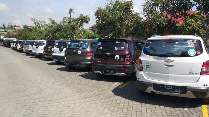 Warna warni mobil para peserta CSI