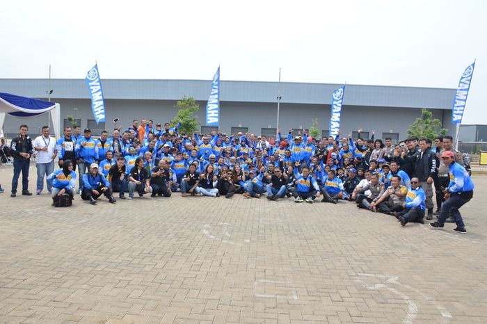 Kunjungan Komunitas Yamaha di  Pabrik PT Evoluzione Tyres