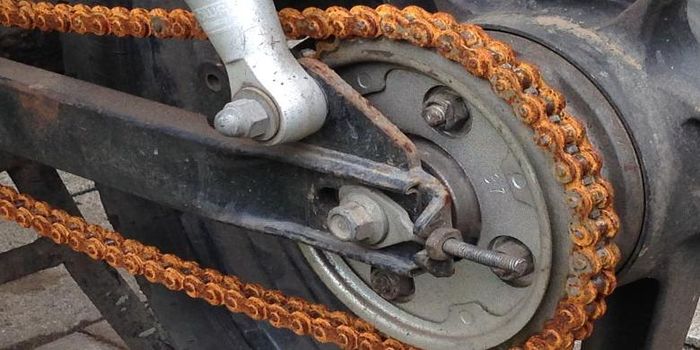 Motor Sering Kena Hujan dan Panas Efeknya Bisa Seperti 