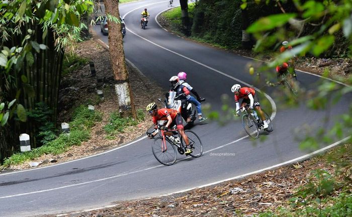 Max Riders Semarang (MARS) saat menjadi marshall di acara Tour de Borobudur 2016