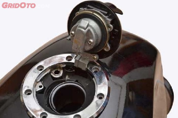 Kid zaman now memberikan tips mindahin bensin