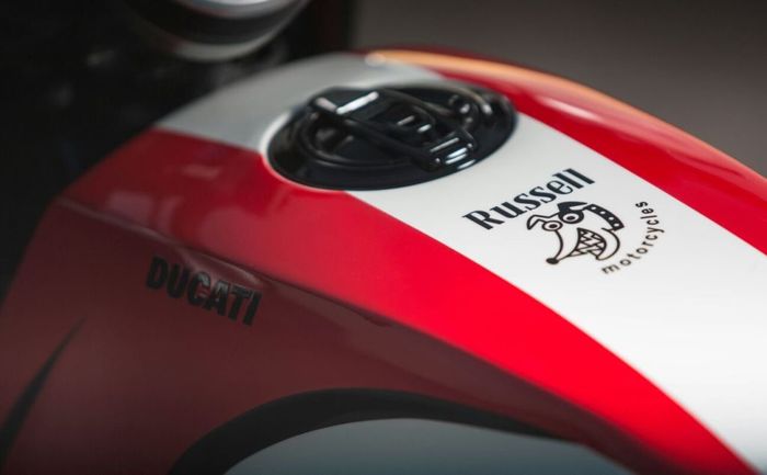 Ducati Scrambler kustom supermoto dari Russel Motorcycles, dilansir oleh www.silodrome.com