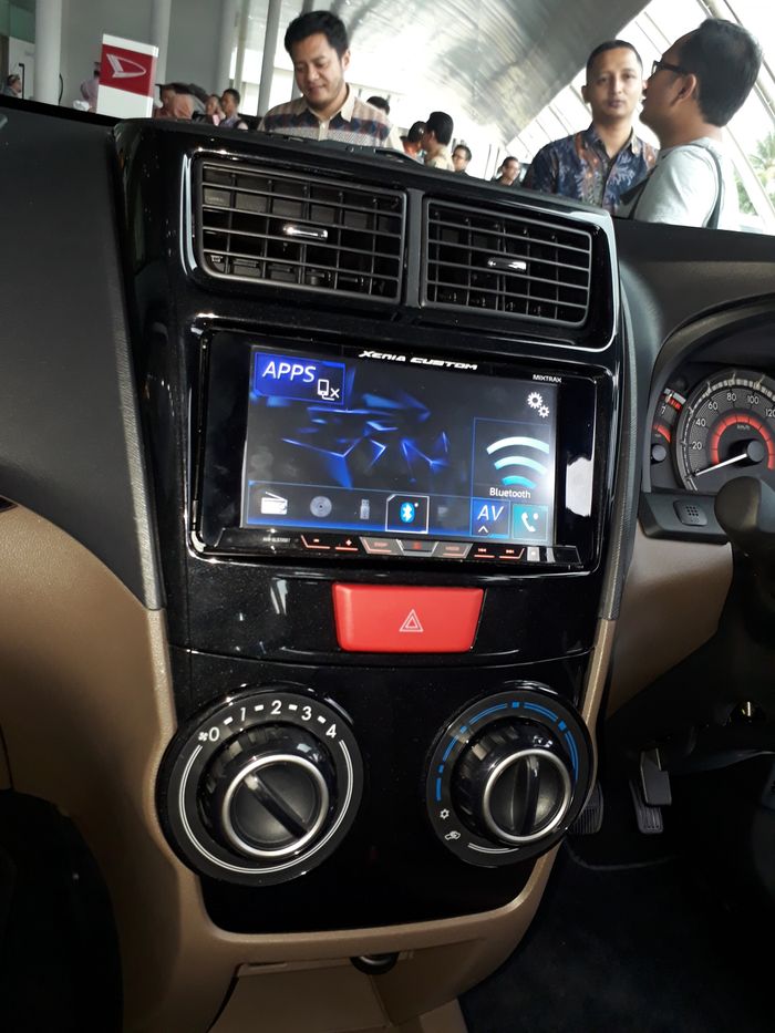 Daihatsu Xenia Custom