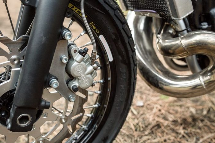 Honda CR500 kustom flat tracker dari Adam Hedges, dilansir oleh www.silodrome.com