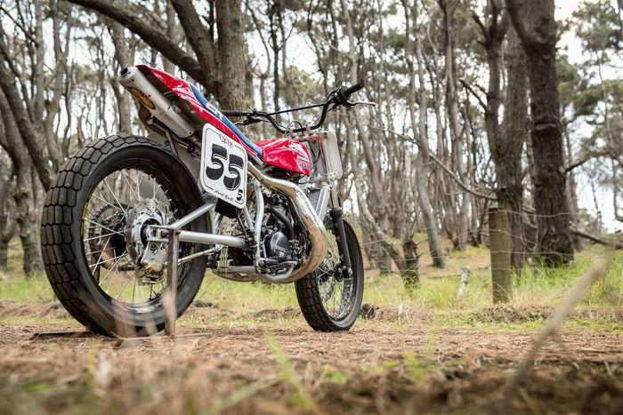 Honda CR500 kustom flat tracker dari Adam Hedges, dilansir oleh www.silodrome.com