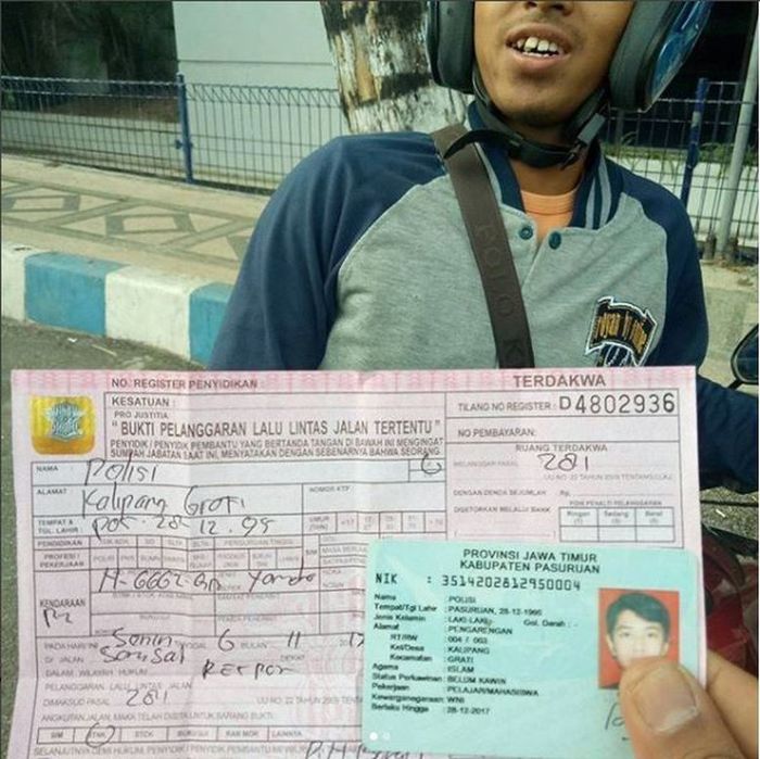 Polisi kena tilang 