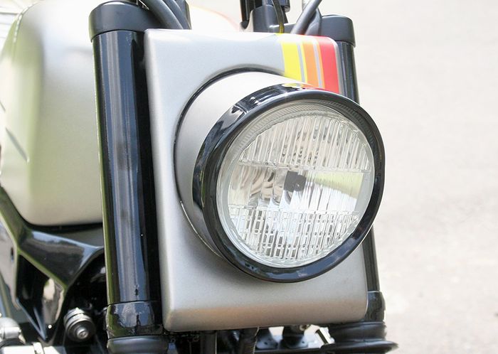  Modifikasi Kawasaki Z250 2014. Cover headlamp pakai galvanis, klasik banget nih