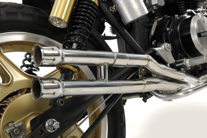 Honda CB400N kustom bobber dari Emporio Mechanical Processing, dilansir oleh www.emporioelaborazionimeccaniche.it