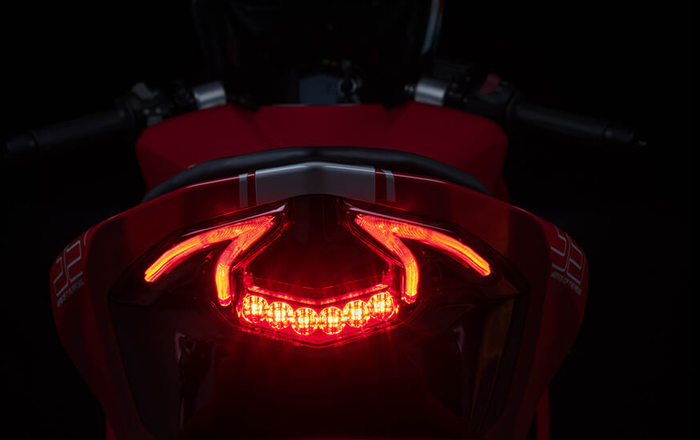 Lampu belakang TVS Apache 310 RR