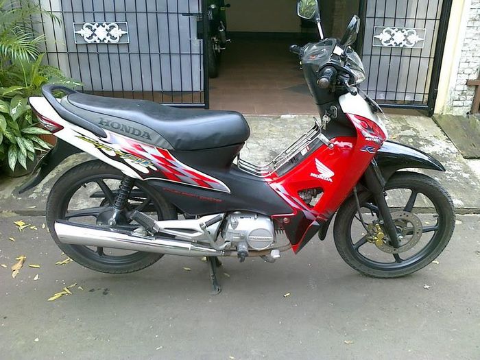 Honda Supra Fit R