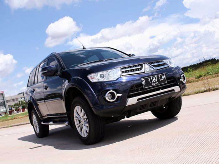 Ilustrasi Mitsubishi Pajero Sport tahun 2011