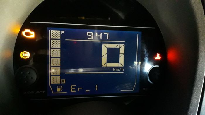 Panel instrumen Yamaha NMAX baru, fuelmeter sudah digital