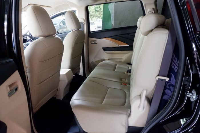 interior Mitsubishi Xpander dengan warna champagne