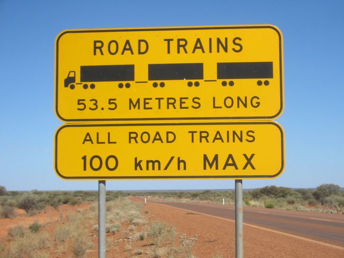 Rambu khusus road train