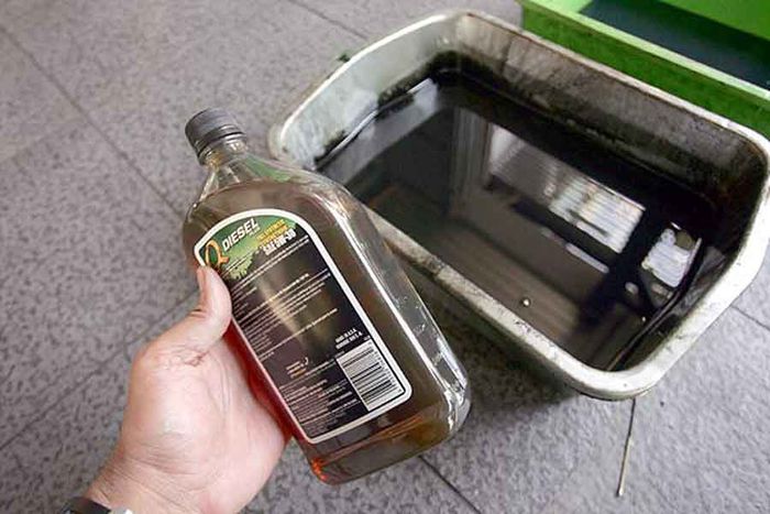 Cek oli mesin yang terkena fuel dilution