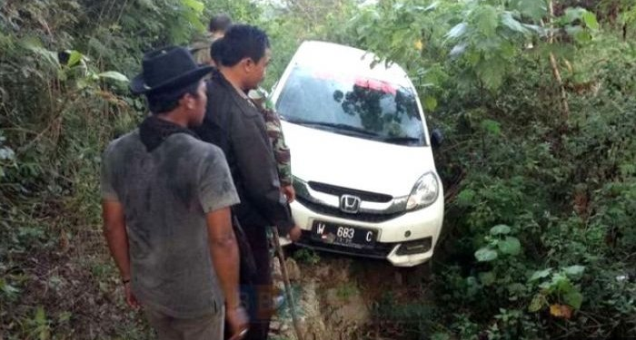 Honda Mobilio Masuk Ke Hutan Bojonegoro, Tanpa Ada Pemiliknya