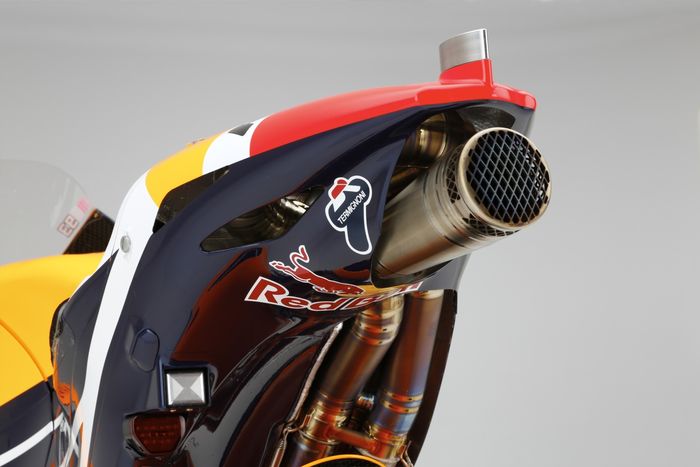 Knalpot di motor MotoGP dilengkapi grill