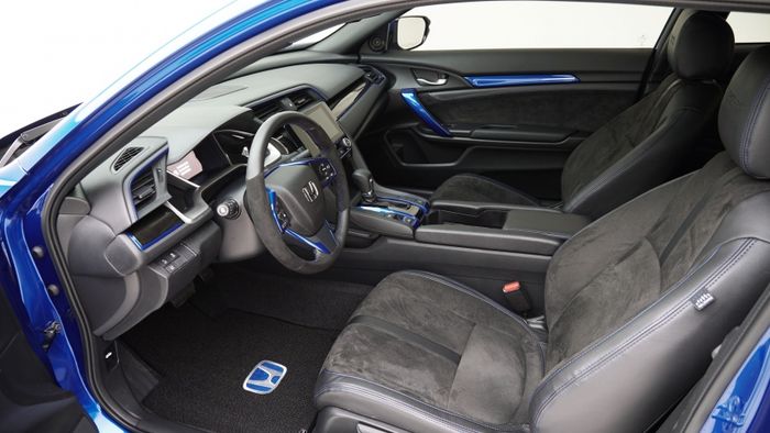 Kabin Honda Civic tampil lebih sporti pakai body kit