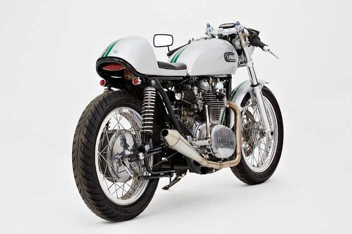 Yamaha XS650 1975 cafe racer dengan rak sepeda gowes milik Tony Pereira, dilansir oleh Bikeexif.com