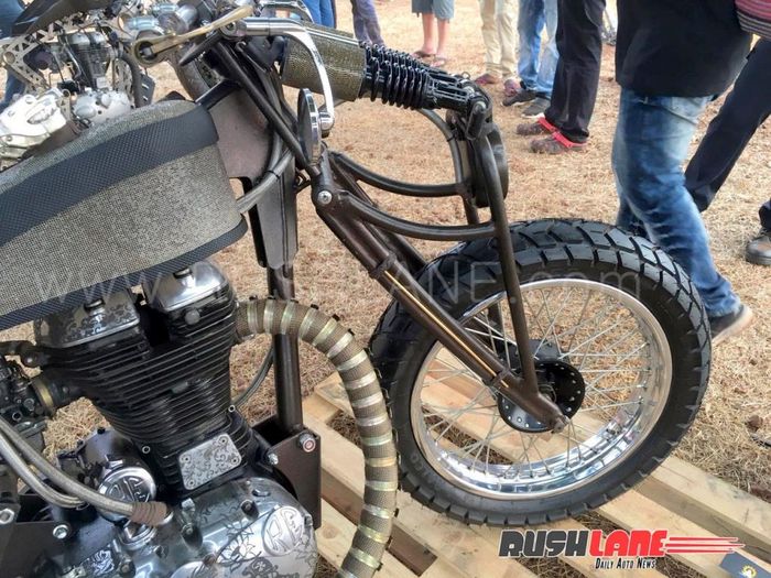 Royal Enfield Bullet 350 custom chopper dari Wheel Vedas Custom, dilansir oleh Rushlane.com