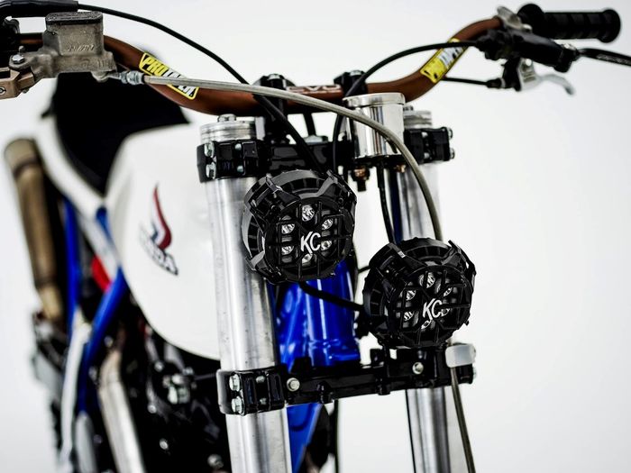 Honda XR60R custom street tracker dari Herencia Custom Garage, dilansir oleh Bikebound.com