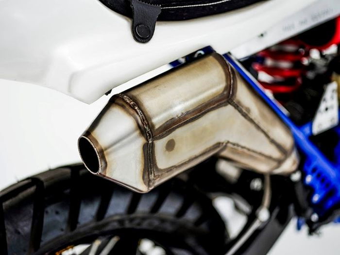 Honda XR60R custom street tracker dari Herencia Custom Garage, dilansir oleh Bikebound.com