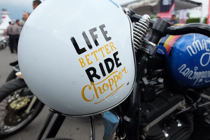 Harley Davidson Sportster 883 custom chopper bikinan Kweni5 milik Arif Candra