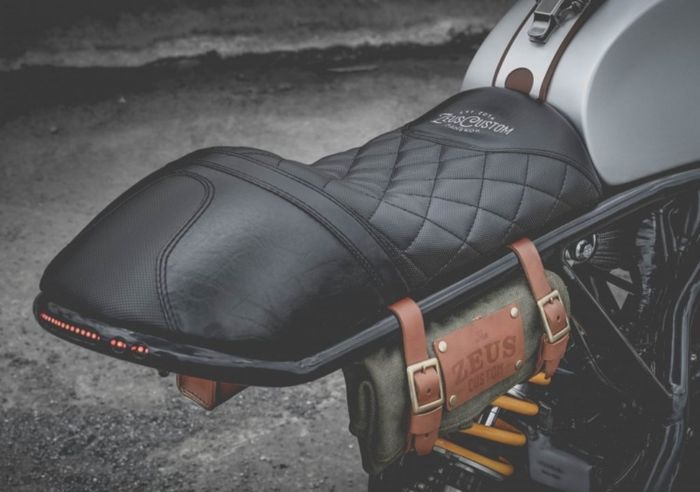 wujud buritan pada Honda Rebel 300 custom cafe racer dari Zeus Custom