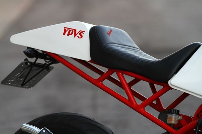 Yamaha RD350 LC custom dari Motorscompany