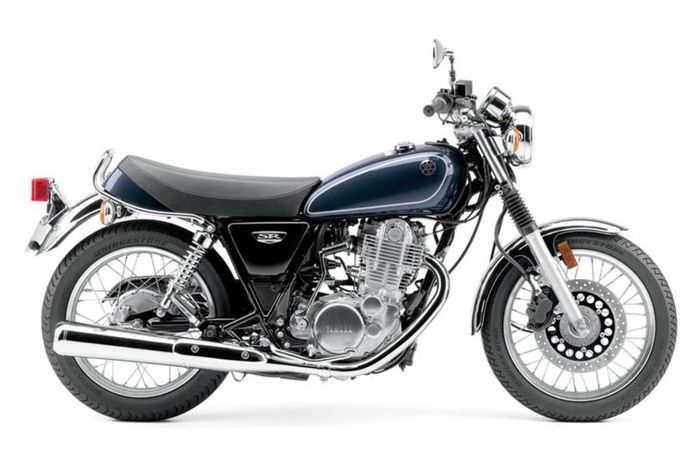 Tampilan standar Yamaha SR400 tahun 2015