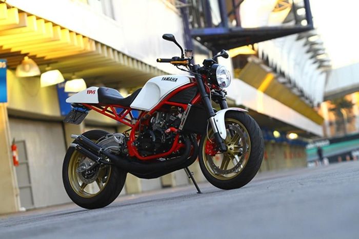 Yamaha RD350 LC custom dari Motorscompany
