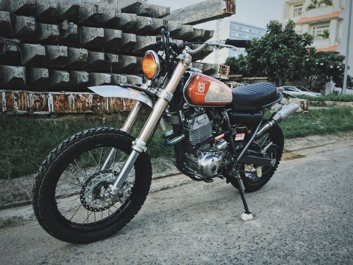 Yamaha XT600 custom vintage enduro dari TNT Custom