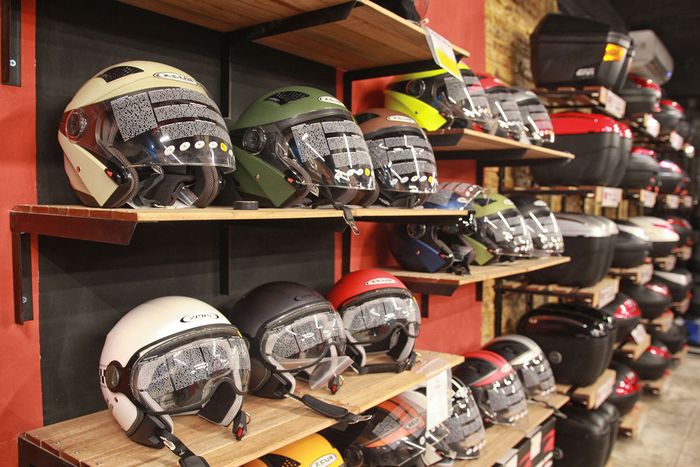 Pilihan helm dan box di Motovinz