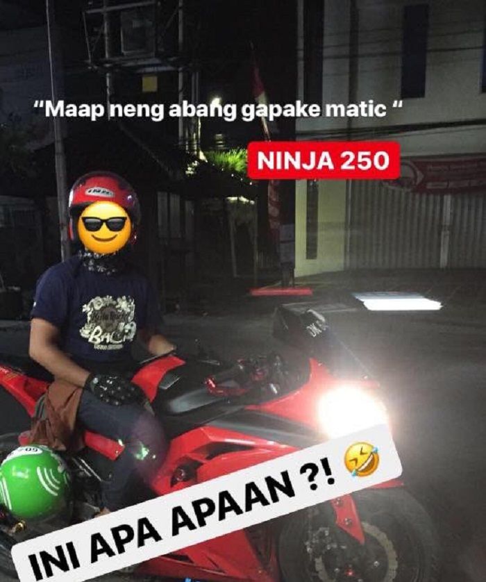Driver ojol dengan Kawasaki Ninja 250