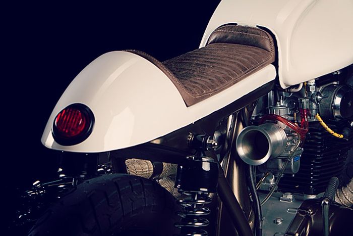 Honda CL350 custom cafe racer dari Dia de Los Motos