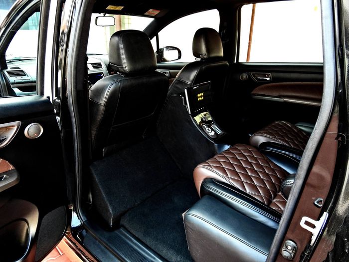 Modifikasi kabin Suzuki Ertiga rasa Roll-Royce