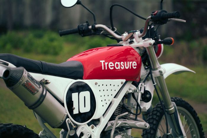 Kawasaki KLX 150 Tracker Treasure Garage
