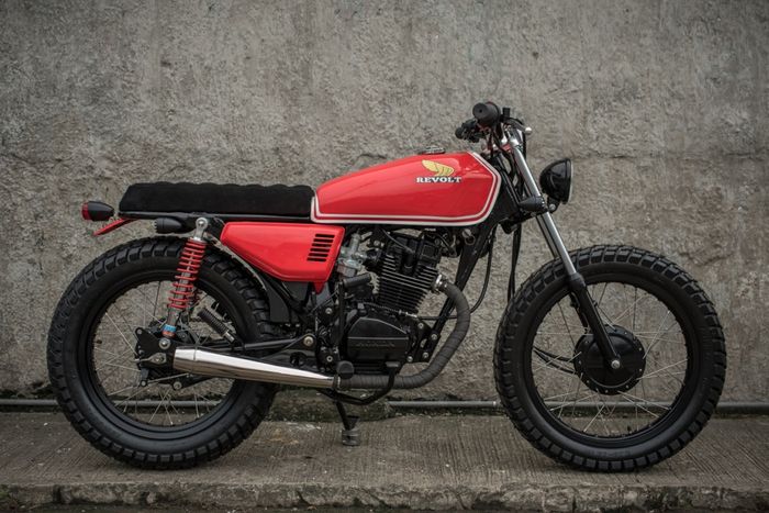 Honda TMX custom brat tracker dari Revolt Cycles