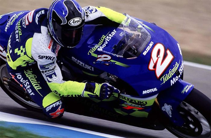 Kenny Roberts Jr. saat juara bersama Suzuki RGV500 pada GP500 musim 2000