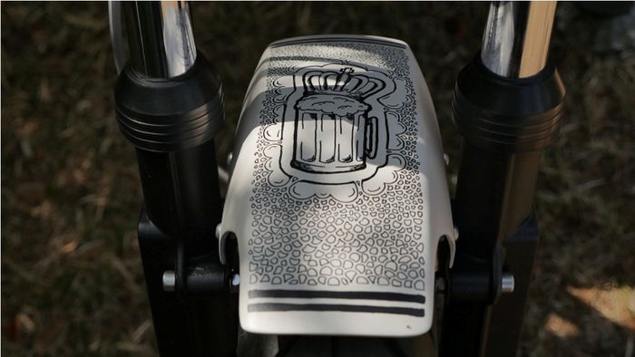 BMW R65 custom cafe racer dari Nexxtoy (Thierry Coulon)