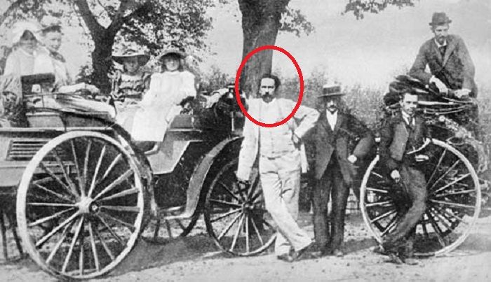 Karl Benz, penemu mesin bensin pertama di dunia