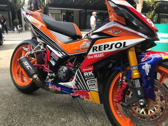 Honda Supra GTR150 modif ala MotoGP yang terlihat saat tes MotoGP Sirkuit Sepang, Malaysia