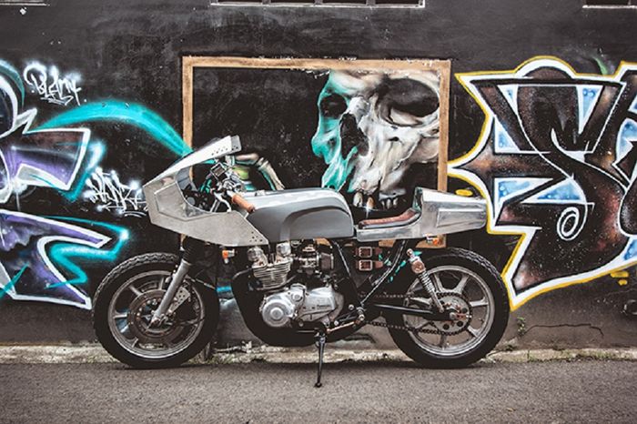 Kawasaki KZ1000P custom dari Hajarbroxx