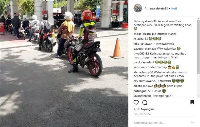 Pembalap Road Race Antri di SPBU