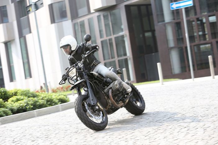 BMW R1200GS custom street tracker dari Tony&rsquo;s Toy Custom Motorcycles