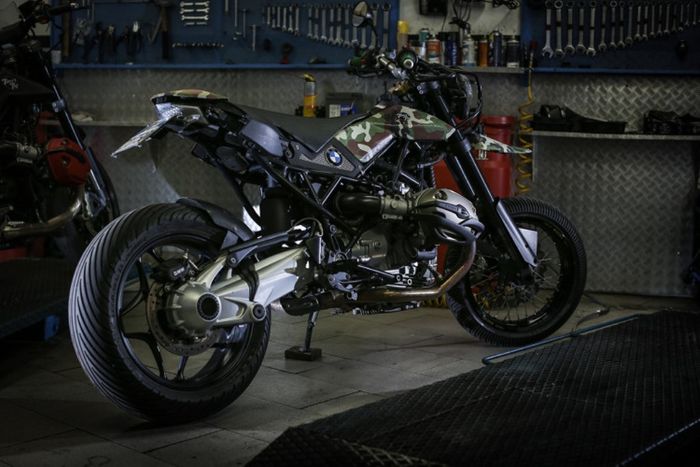 BMW R1200GS custom street tracker dari Tony&rsquo;s Toy Custom Motorcycles