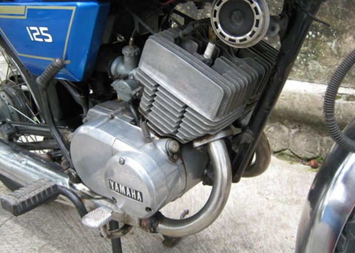 Ilustrasi mesin motor 2-tak